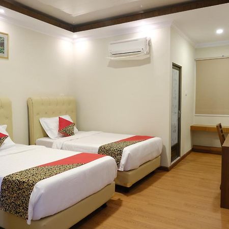 Joyful Hotel تانجونج باندان المظهر الخارجي الصورة