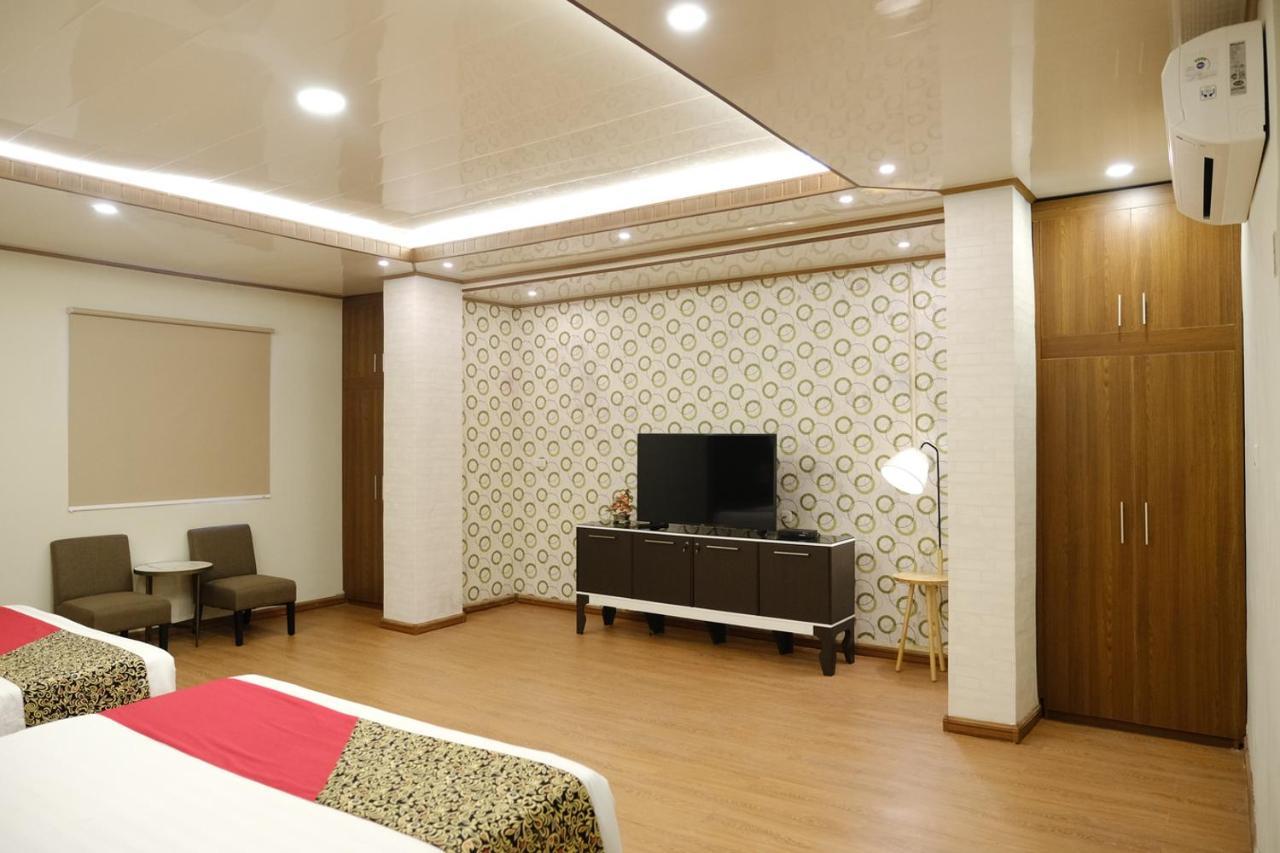 Joyful Hotel تانجونج باندان المظهر الخارجي الصورة