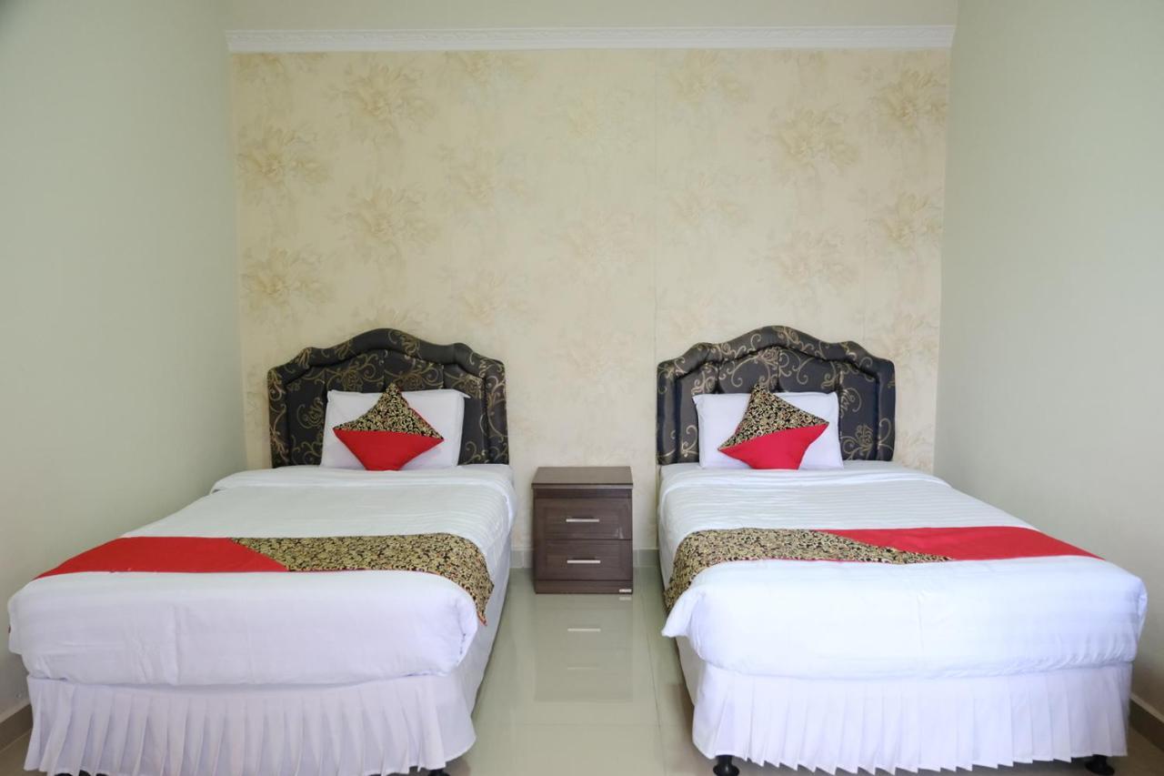 Joyful Hotel تانجونج باندان المظهر الخارجي الصورة